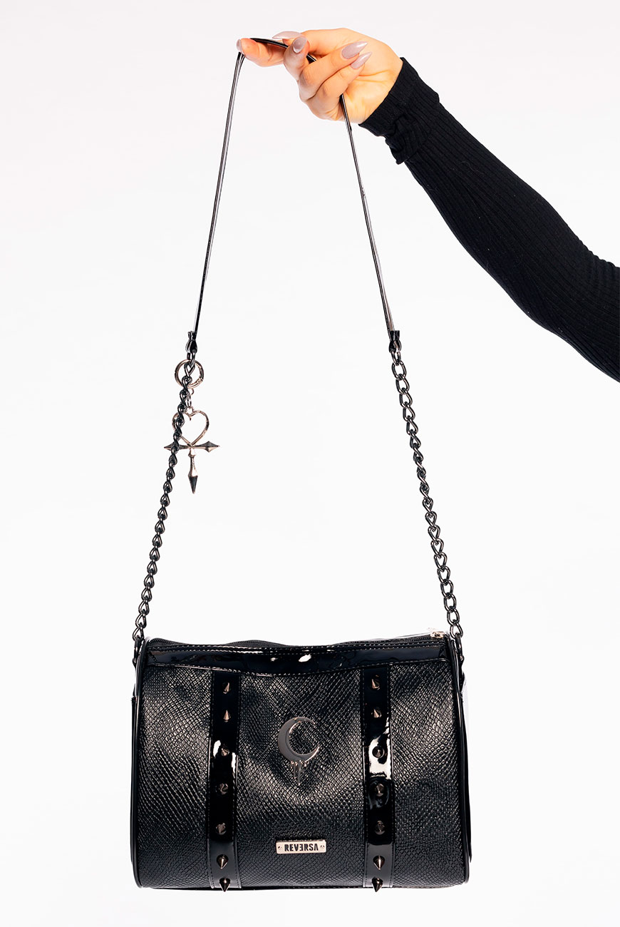 bolsa-bau-preta-medusa-00-1.jpg Bolsa Baú Preta Medusa - Imagem 1