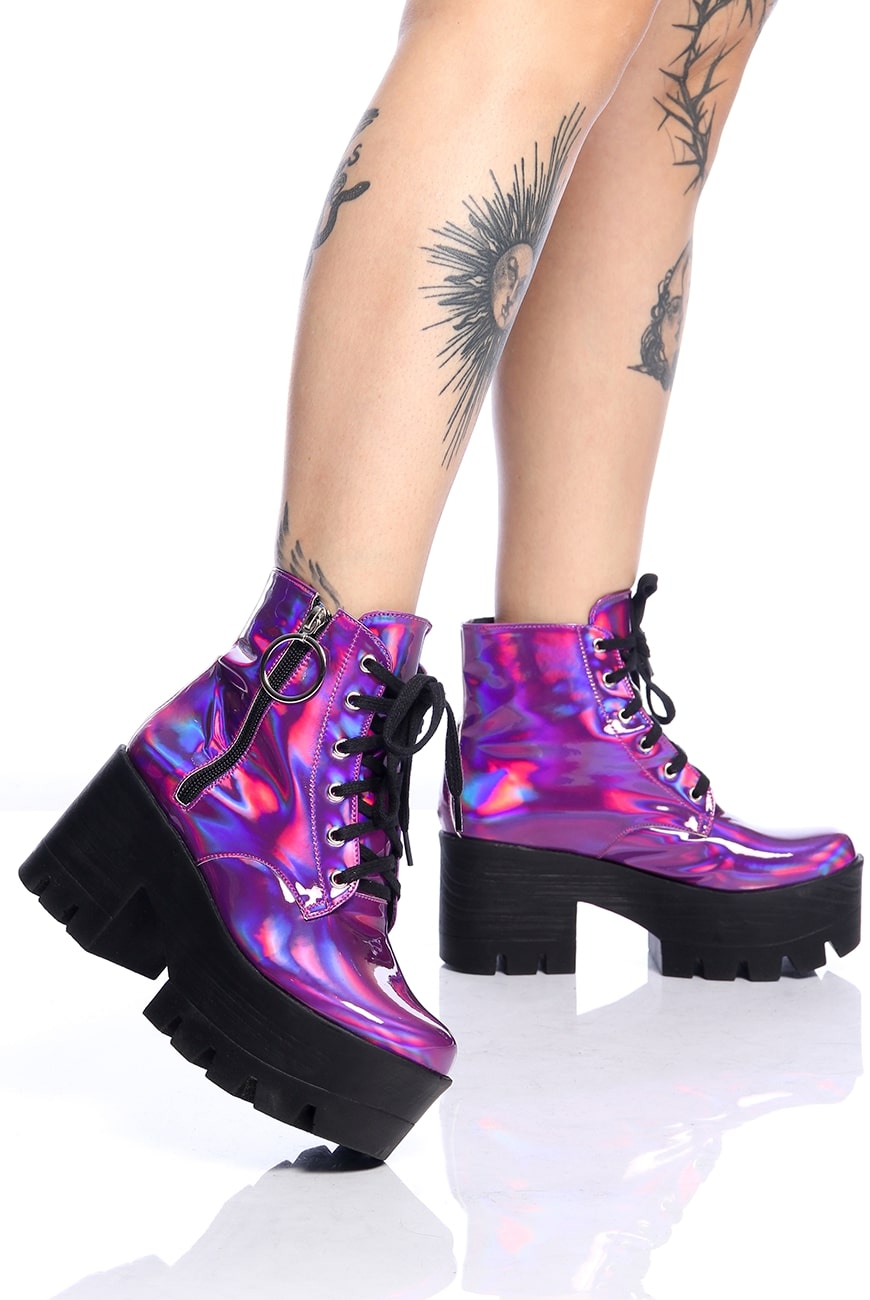 coturno-plataforma-holografico-purple-haze-00.jpg Coturno Plataforma Holográfico Purple Haze - Imagem 1