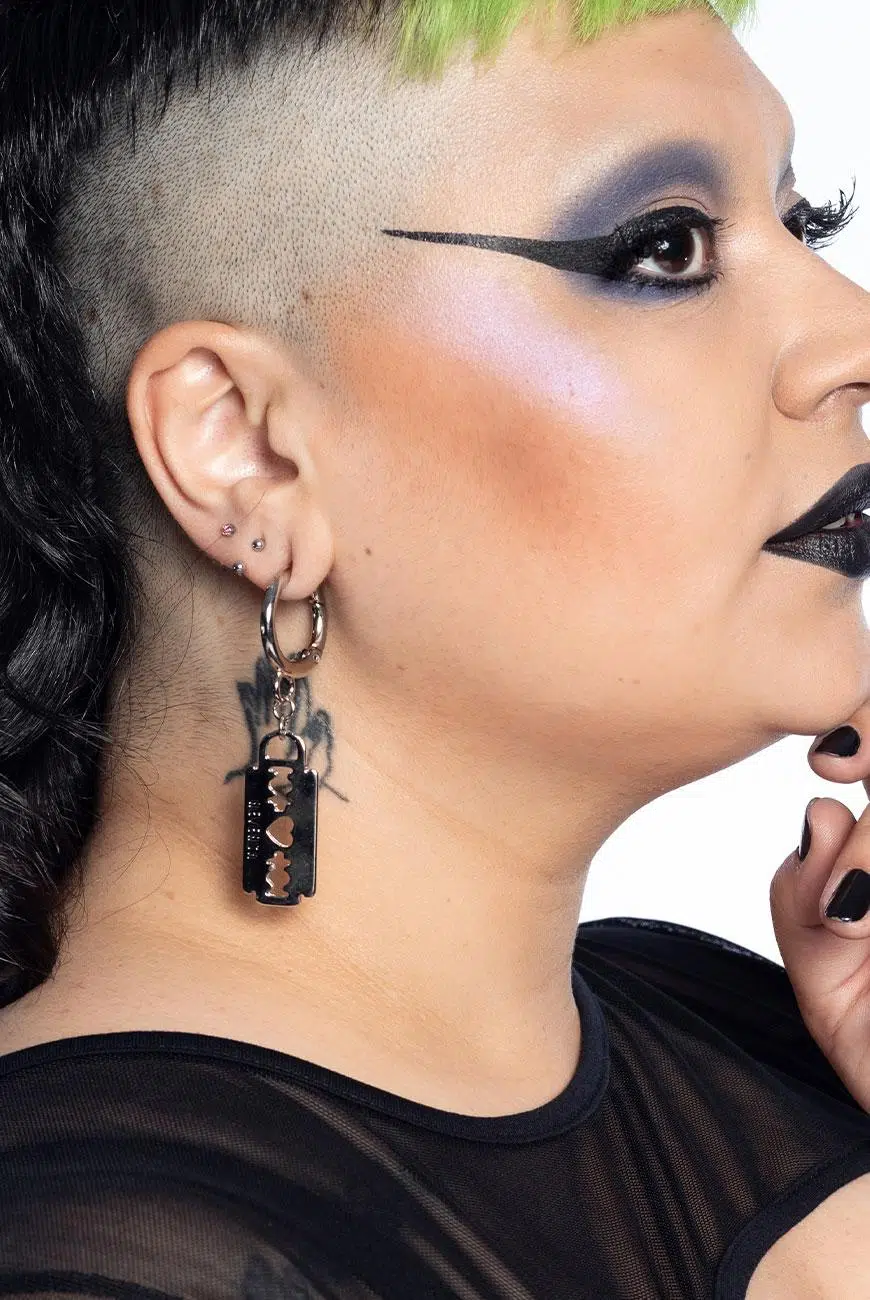 Peso de Orelha Razor Love - Imagem 1