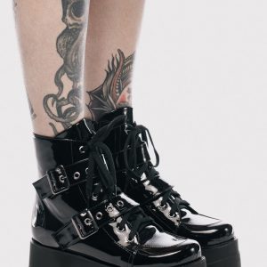 Bota Vegana Plataforma Nyx Verniz