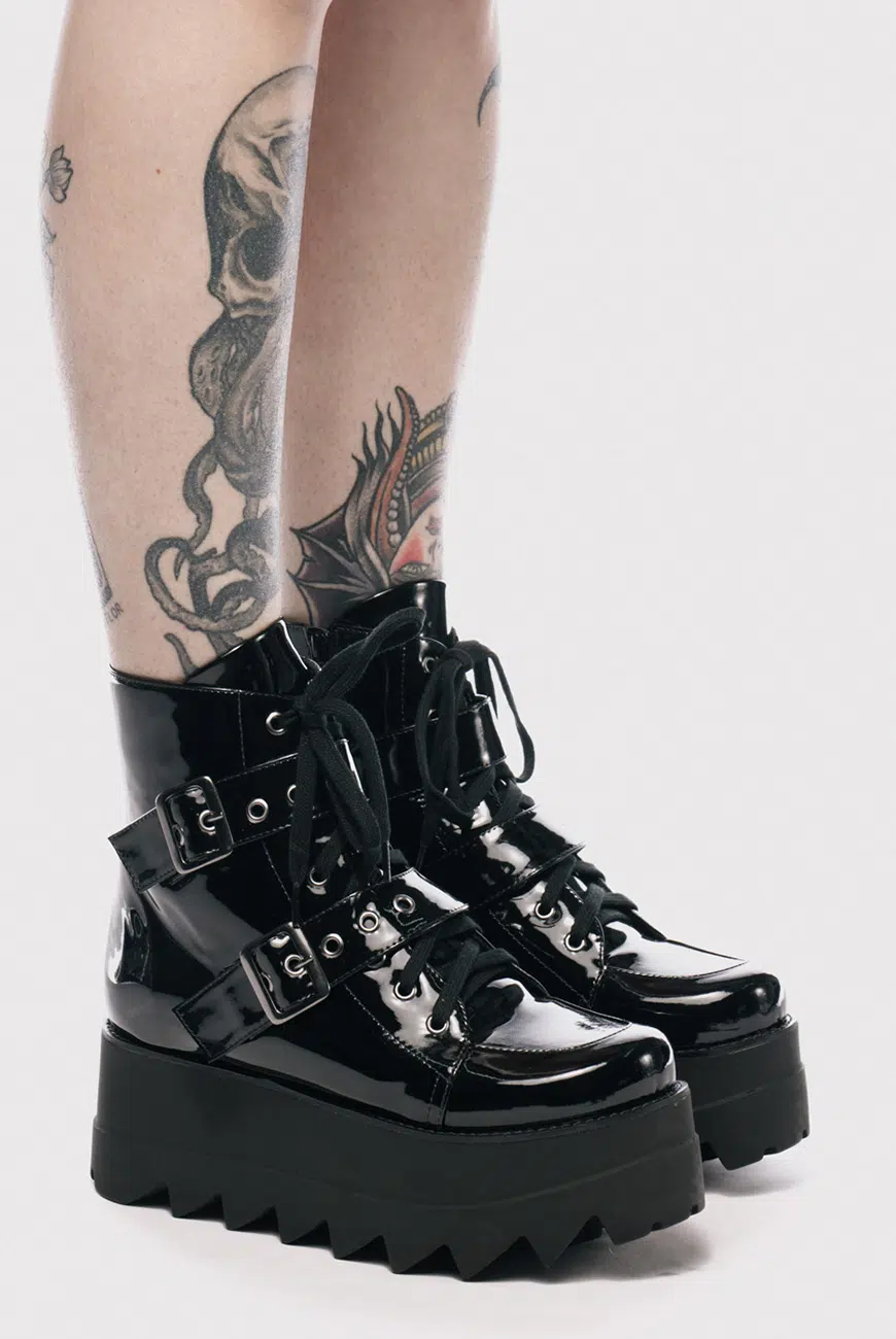 Bota Vegana Plataforma Nyx Verniz - Imagem 1