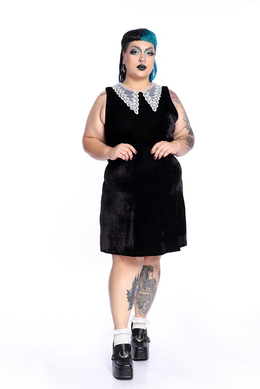 Vestido Veludo Preto Gola Weird - Imagem 5