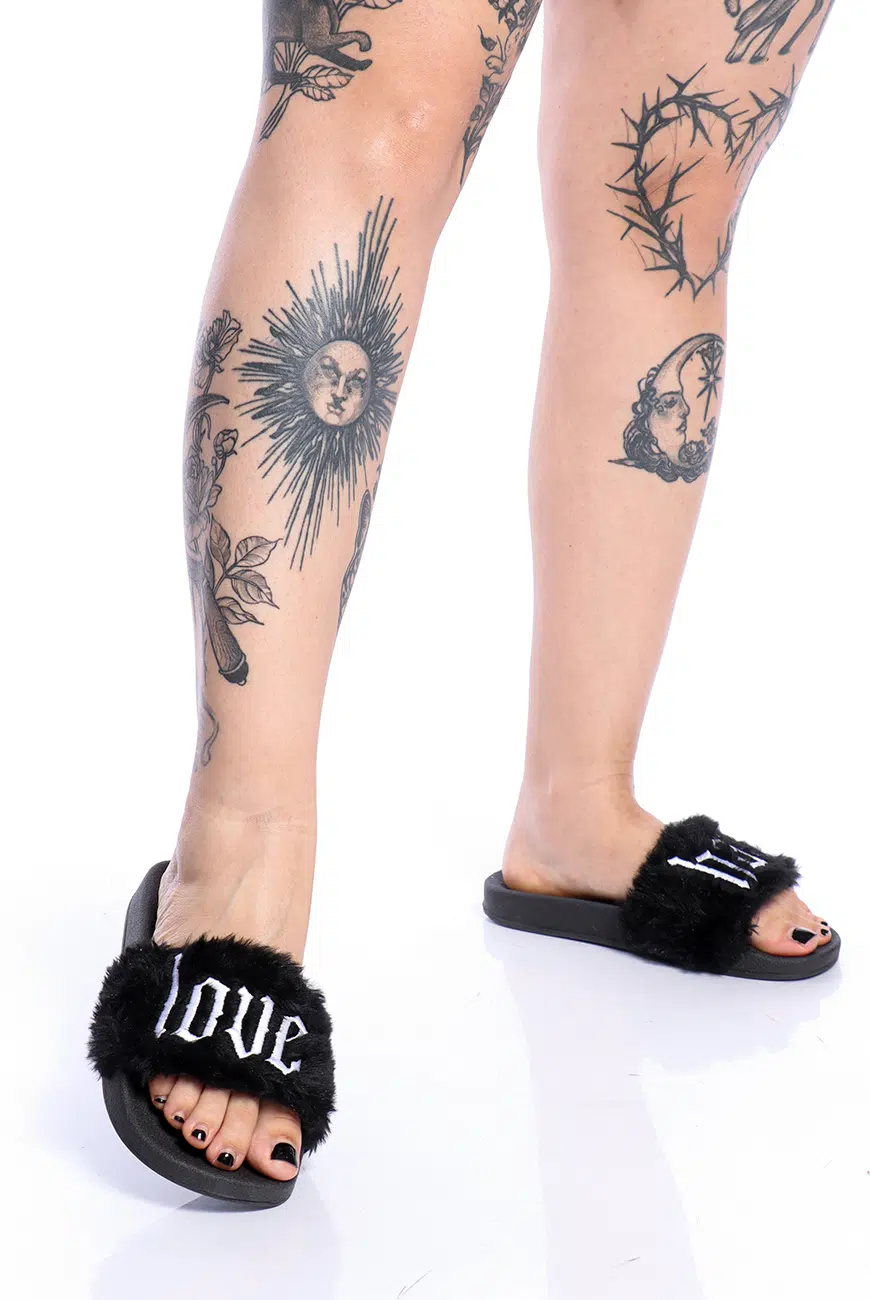 Chinelo Pelúcia Preto Love Hate - Imagem 2