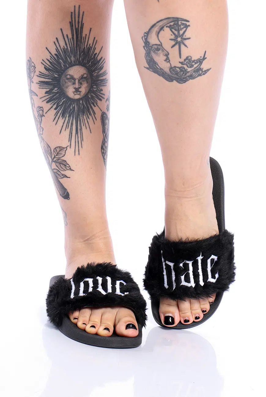 Chinelo Pelúcia Preto Love Hate - Imagem 4