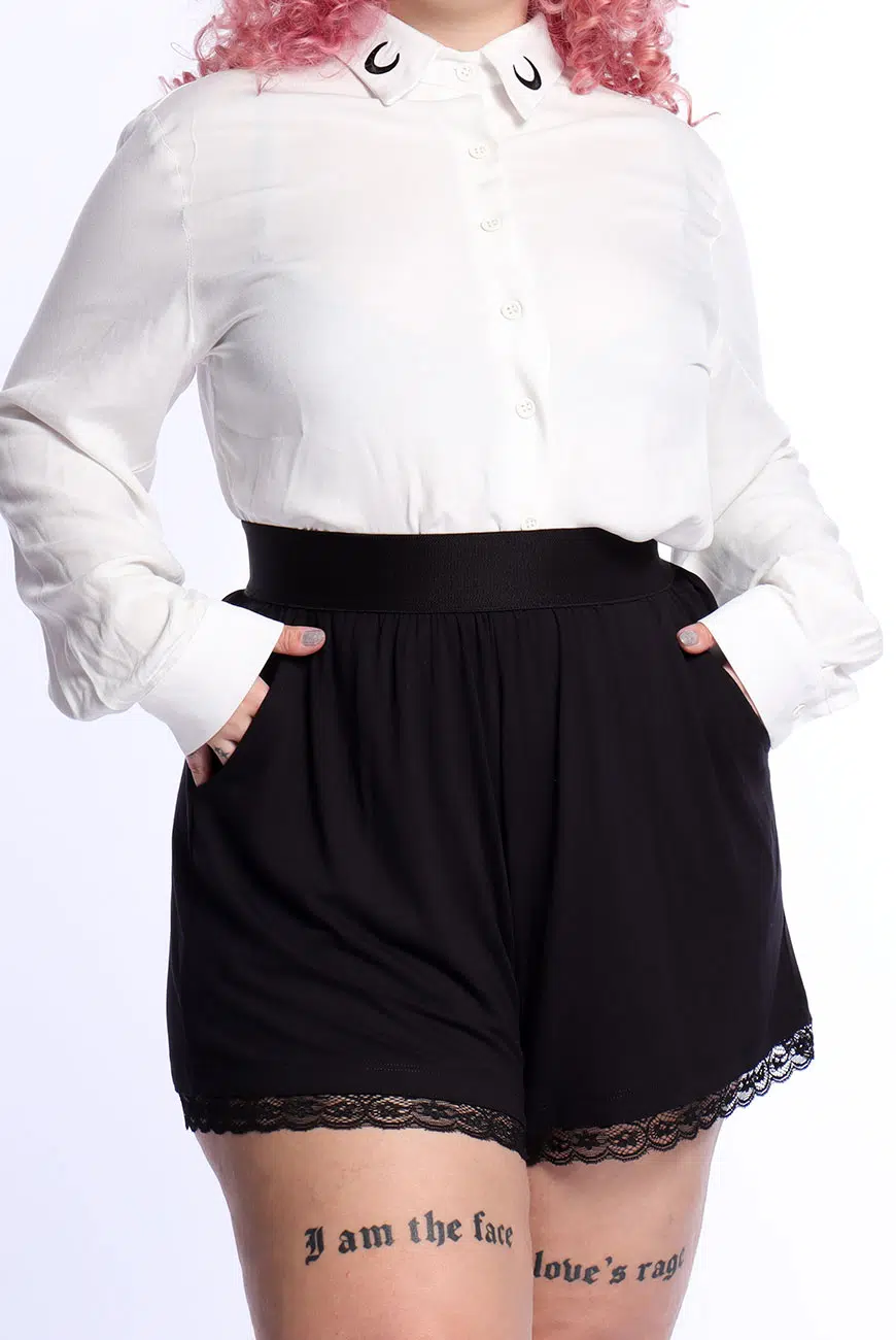 Shorts Preto Renda Aura - Imagem 1