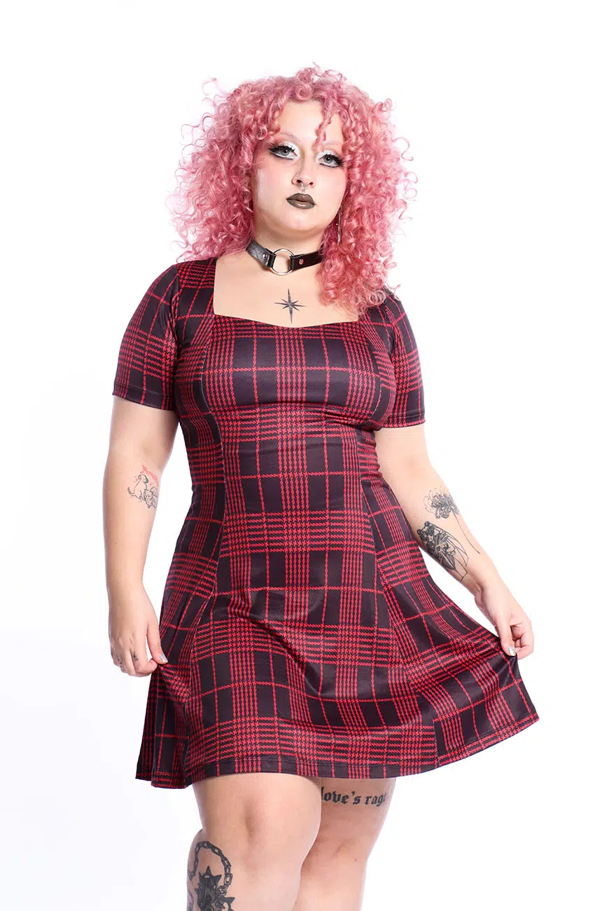 Vestido Xadrez Preto e Vermelho Crimson Nancy - Imagem 1