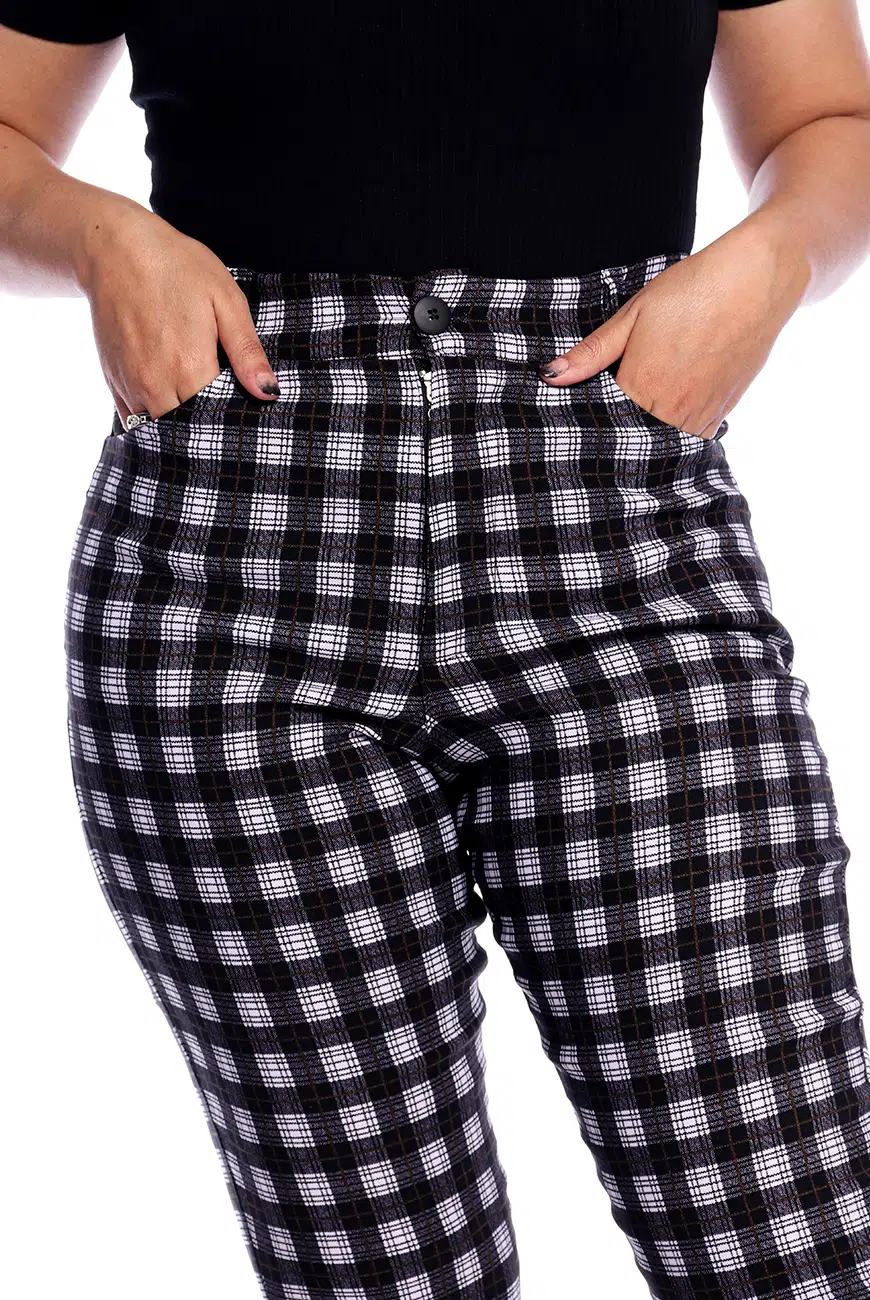 Calça Skinny Xadrez Preto e Branco - Imagem 9