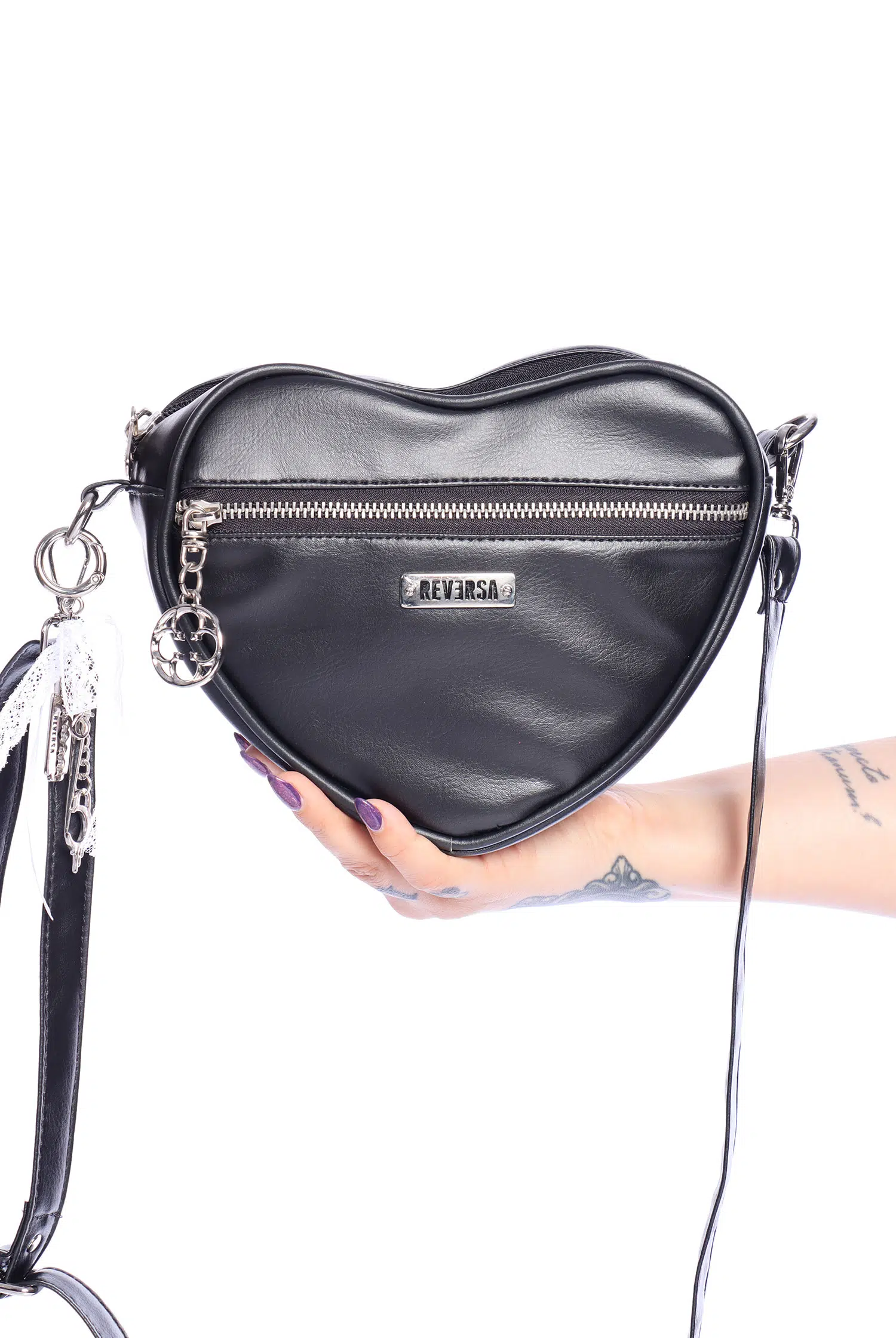 Bolsa Coração Preta Romance - Imagem 4