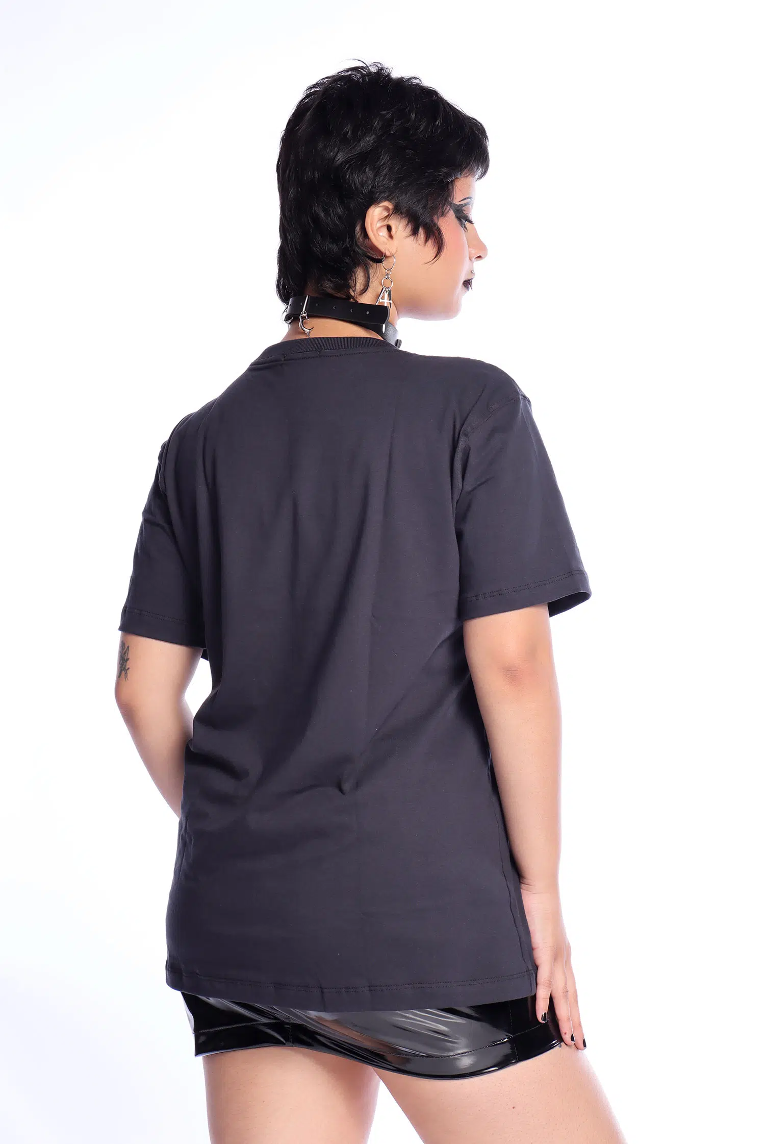 Camiseta Unissex Cinza Cute Can Kill - Imagem 5