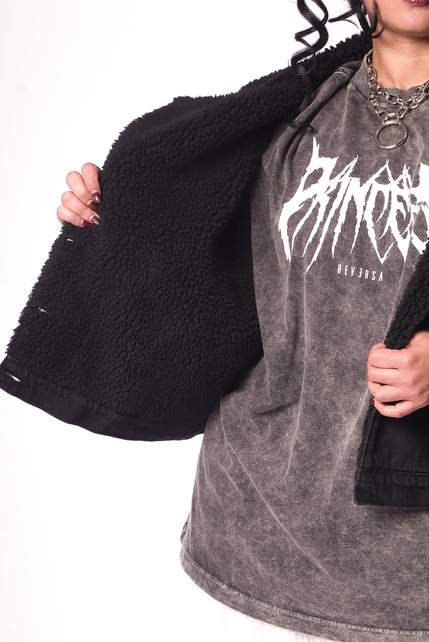 Jaqueta Jeans Preta Peluciada Oversized - Imagem 9