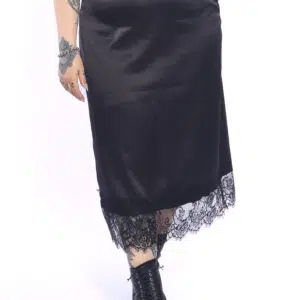 Saia Reta Acetinada Renda Mourning